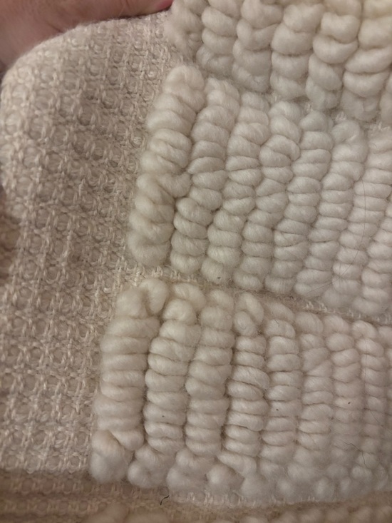 Sueno Lumbar Pillow in Ecru - Handwoven Peruvian Design - Picture 2 of 4